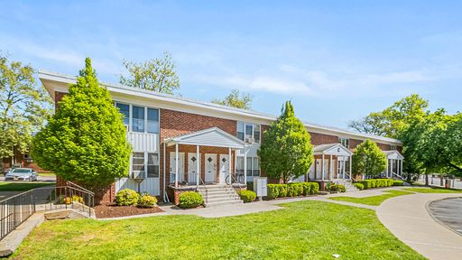 Newly renovated large 1 beds 1