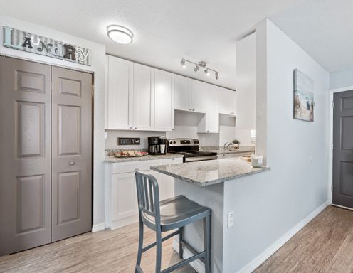 Fully Renovated, Second Floor, One Bedroom Apartment Home – photo 1