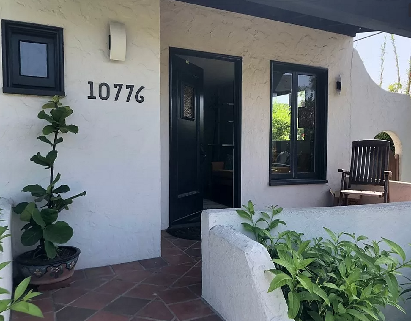 Los Angeles Apartment: 10776 Tabor Ave