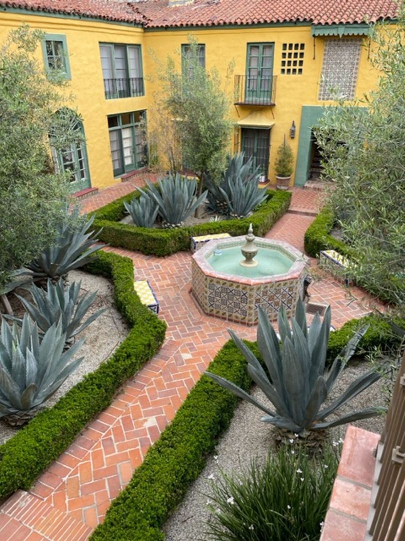 Los Angeles Apartment: 1855 N. Kingsley Drive