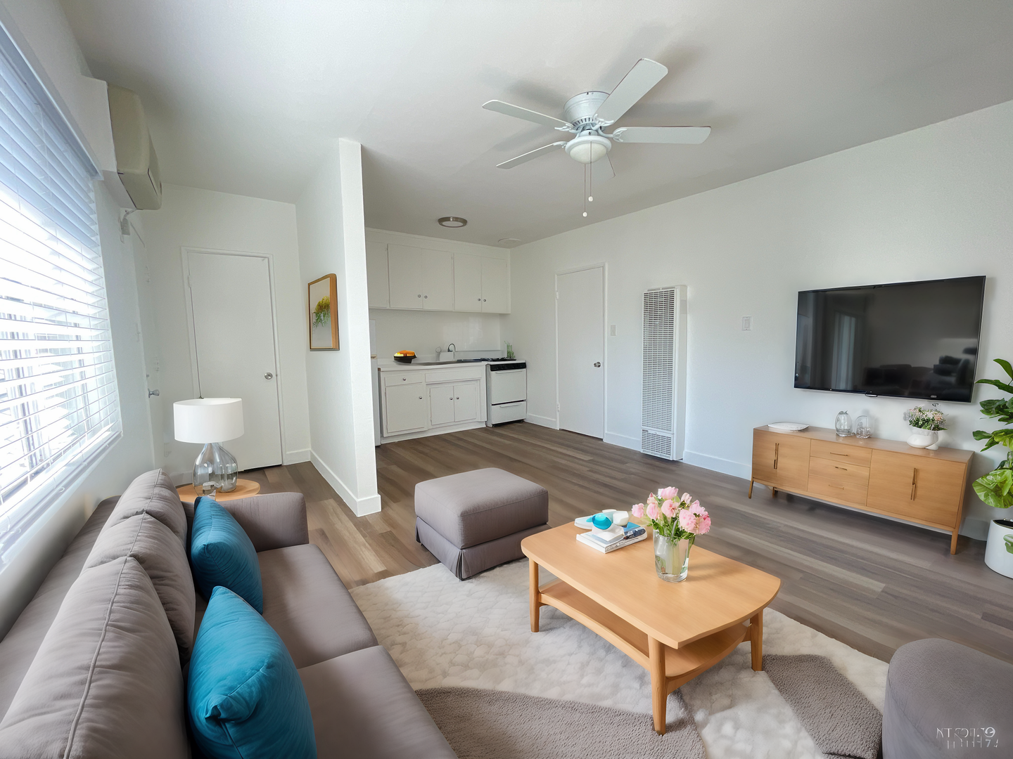 Los Angeles Apartment: 1194 W. 30th Street
