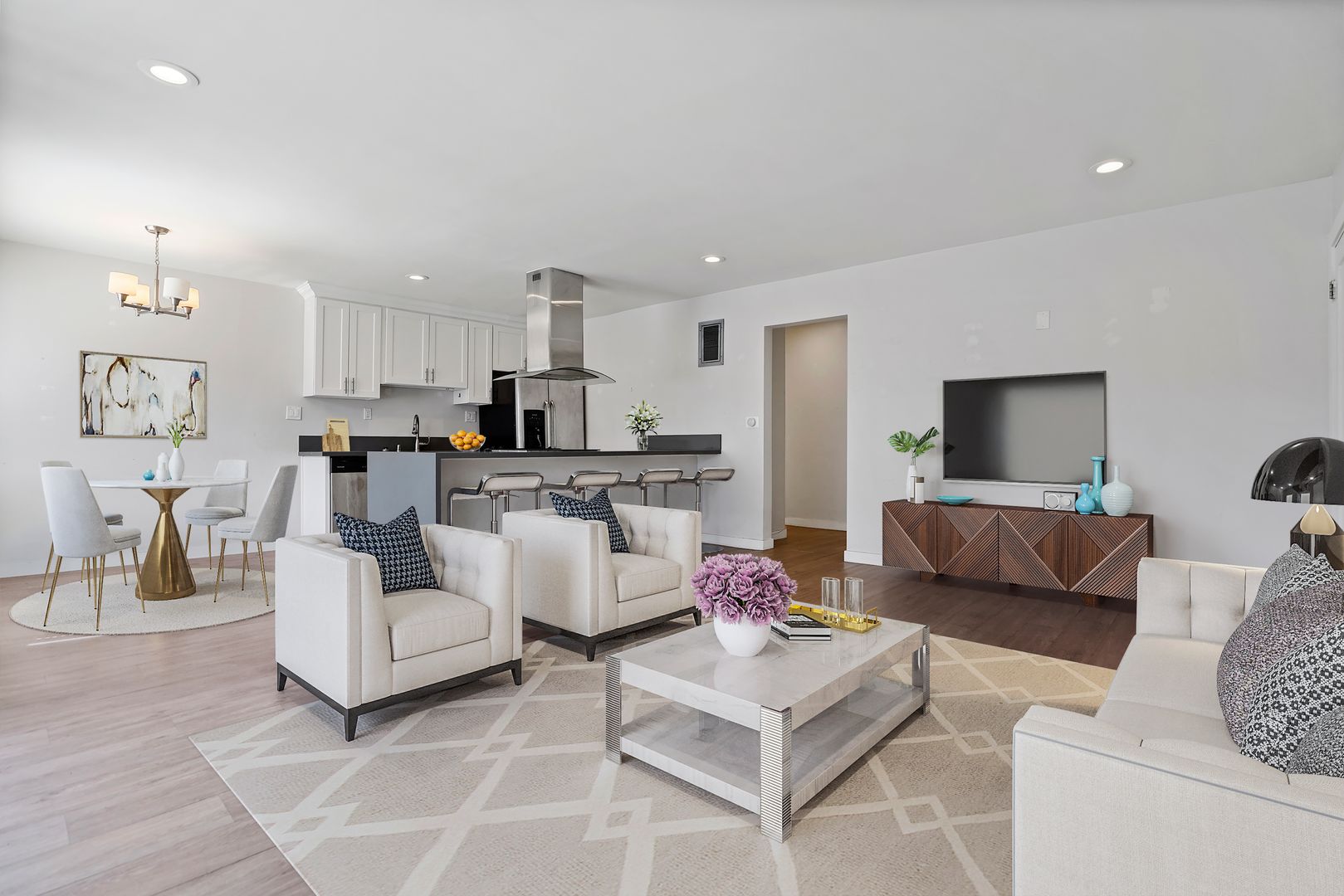 Los Angeles Apartment: 10225 Regent St.