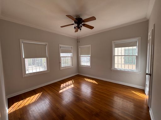 **ALL UTILITIES COVERED** Make This Your Home Today! Charming Vintage- Style Lower 1 Bedroom 1 Bath – photo 1