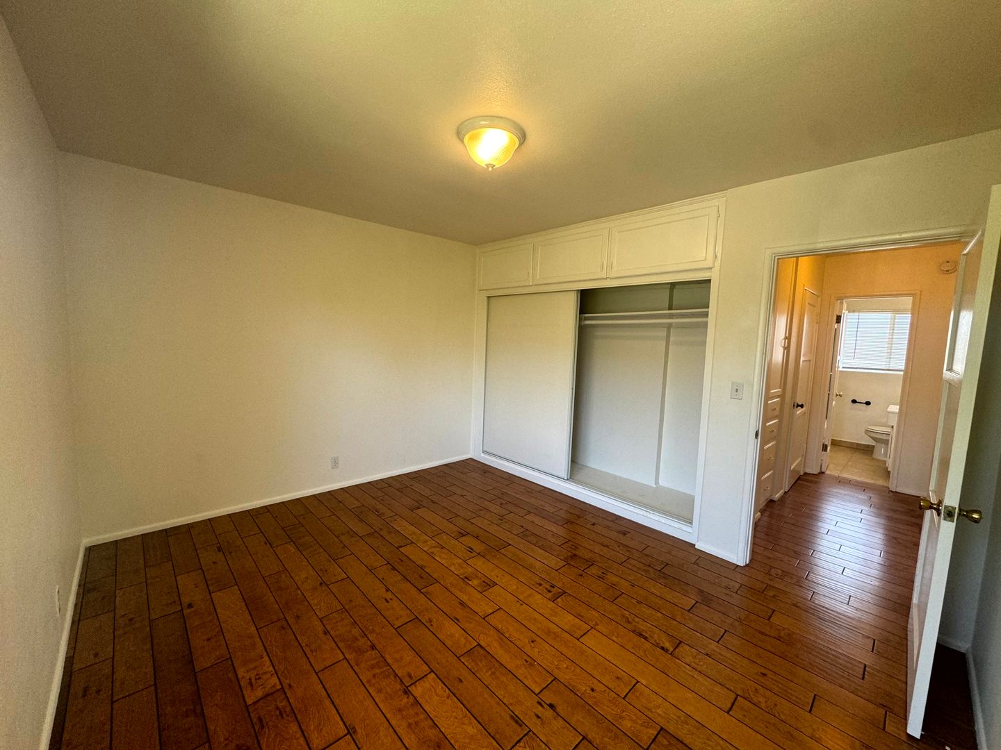 Santa Monica Apartment: 1935 Cloverfield Blvd