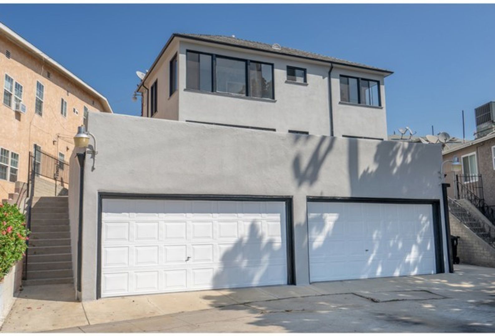 Los Angeles Apartment: 5623-5633 Venice Blvd