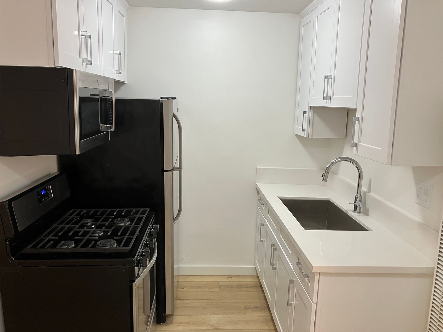 Los Angeles Apartment: 12706 Venice Blvd