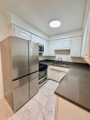 (1 MONTH FREE)Beautifully Renovated 2 Bed / 2 Bath with Tandem Parking in Glendale – photo 1