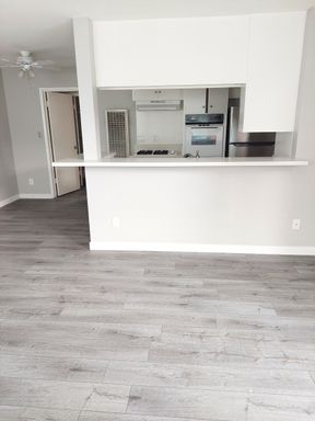 2 WEEKS FREE!!! Bright 1 Bedroom with Parking in Prime West LA – Minutes from UCLA & Sawtelle – photo 1