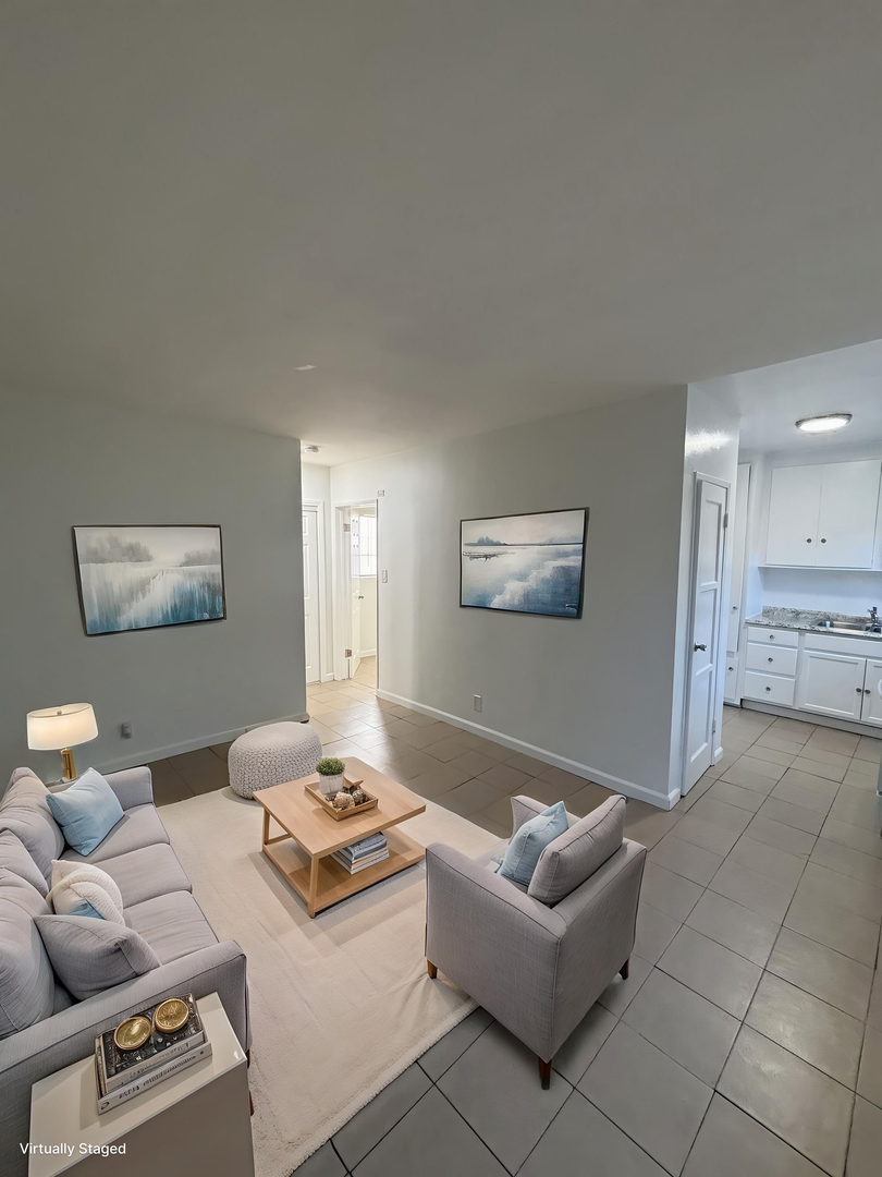 Van Nuys Apartment: 14129 Vanowen Street
