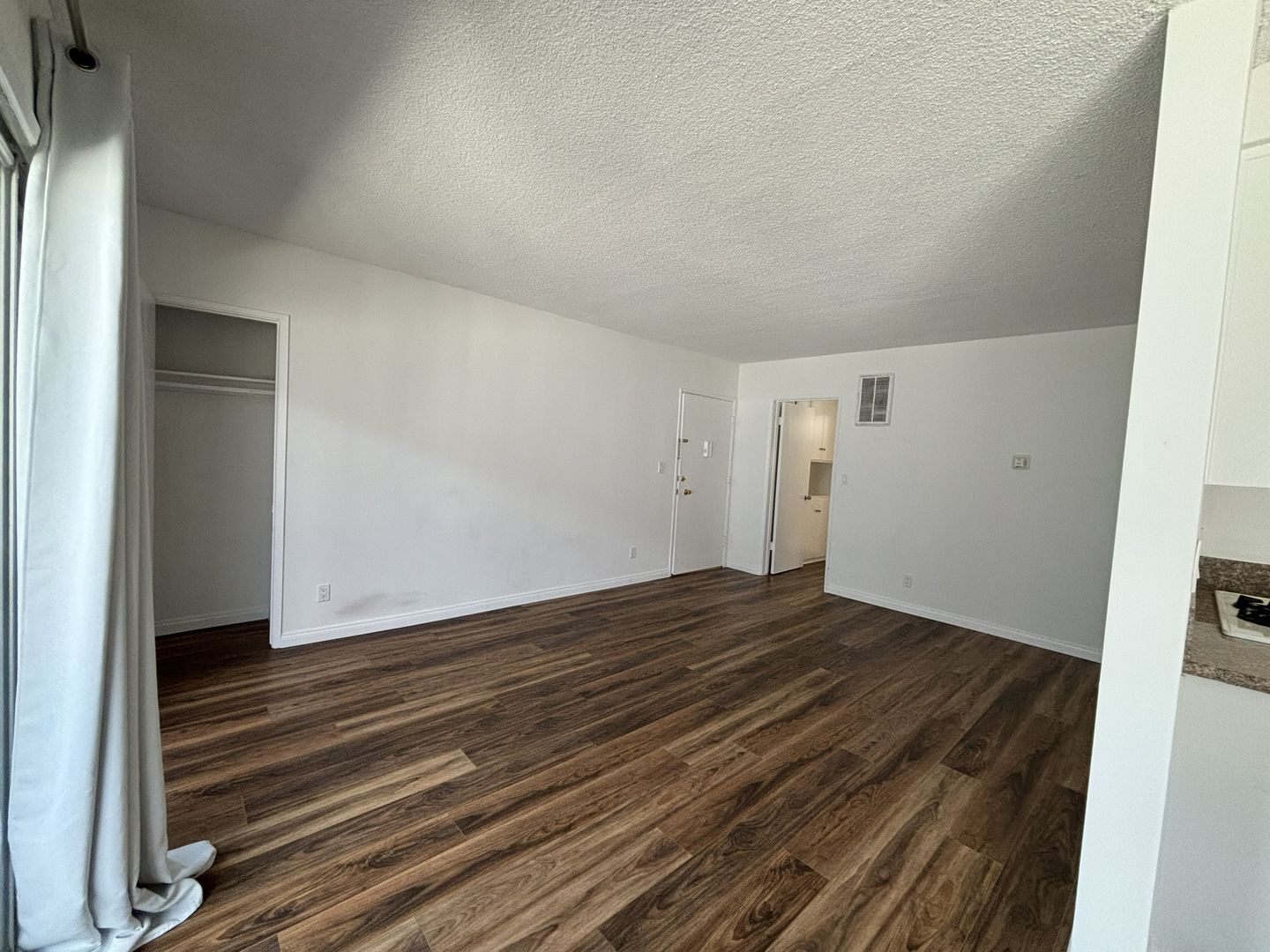 Los Angeles Apartment: 11707 Kiowa Ave