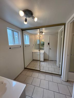 2535 Kansas Ave #200, Santa Monica, CA 90404