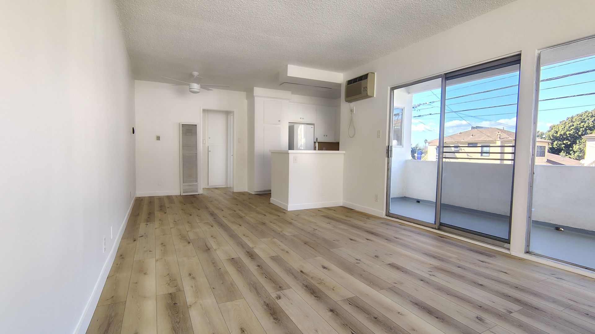 Los Angeles Apartment: 12545 Pacific Ave