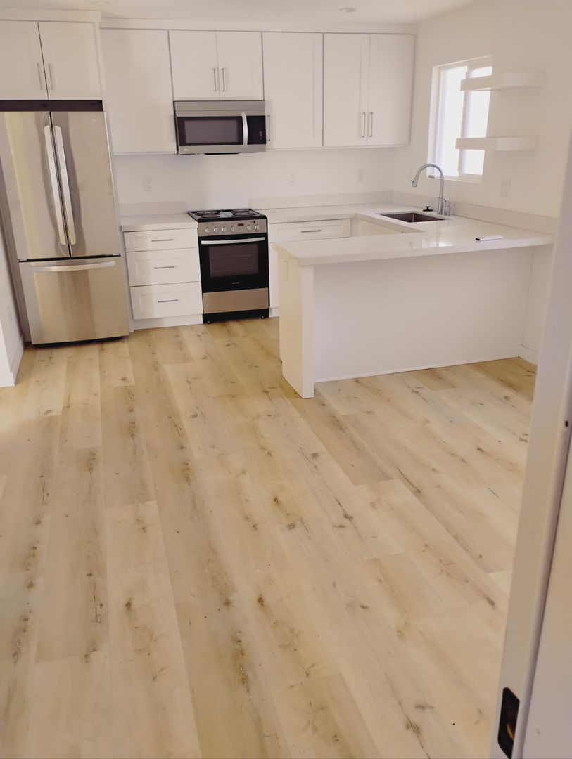 Los Angeles Apartment: 6060 La Prada