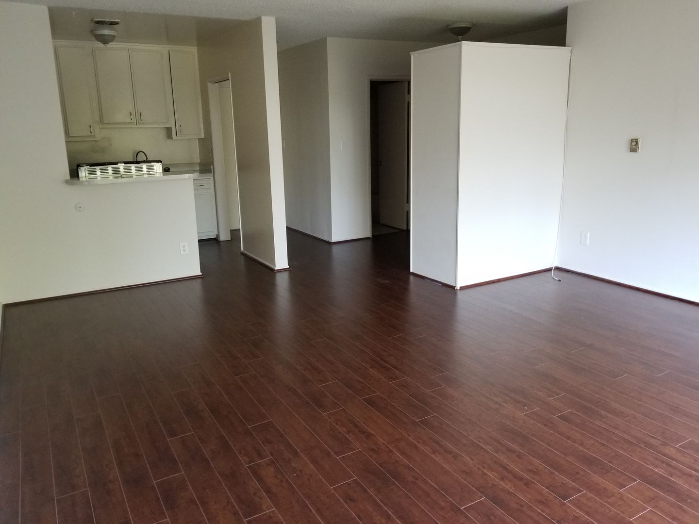 Los Angeles Apartment: 10136 National Blvd