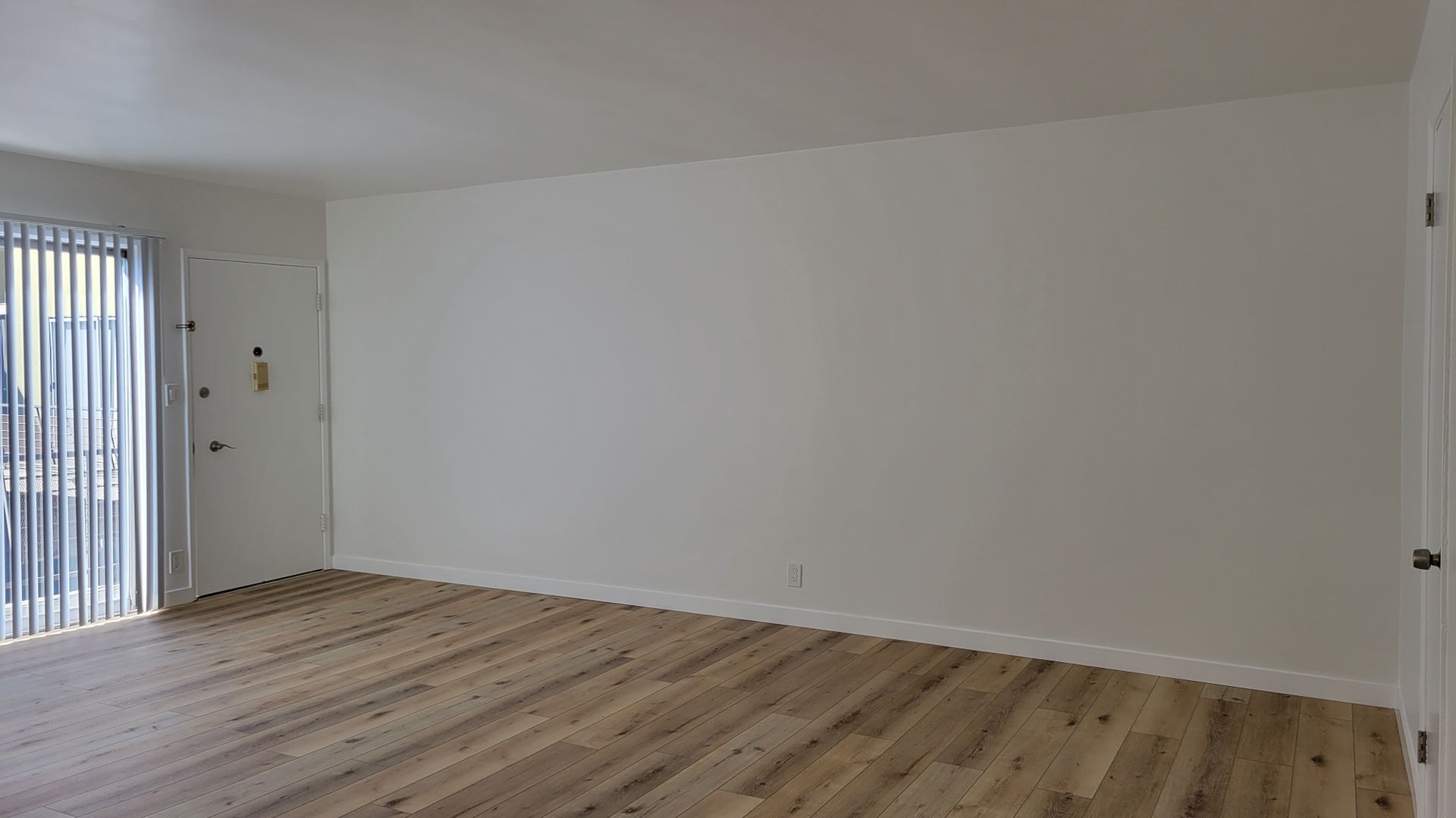 West Hollywood Apartment: 1155 Hacienda Pl.