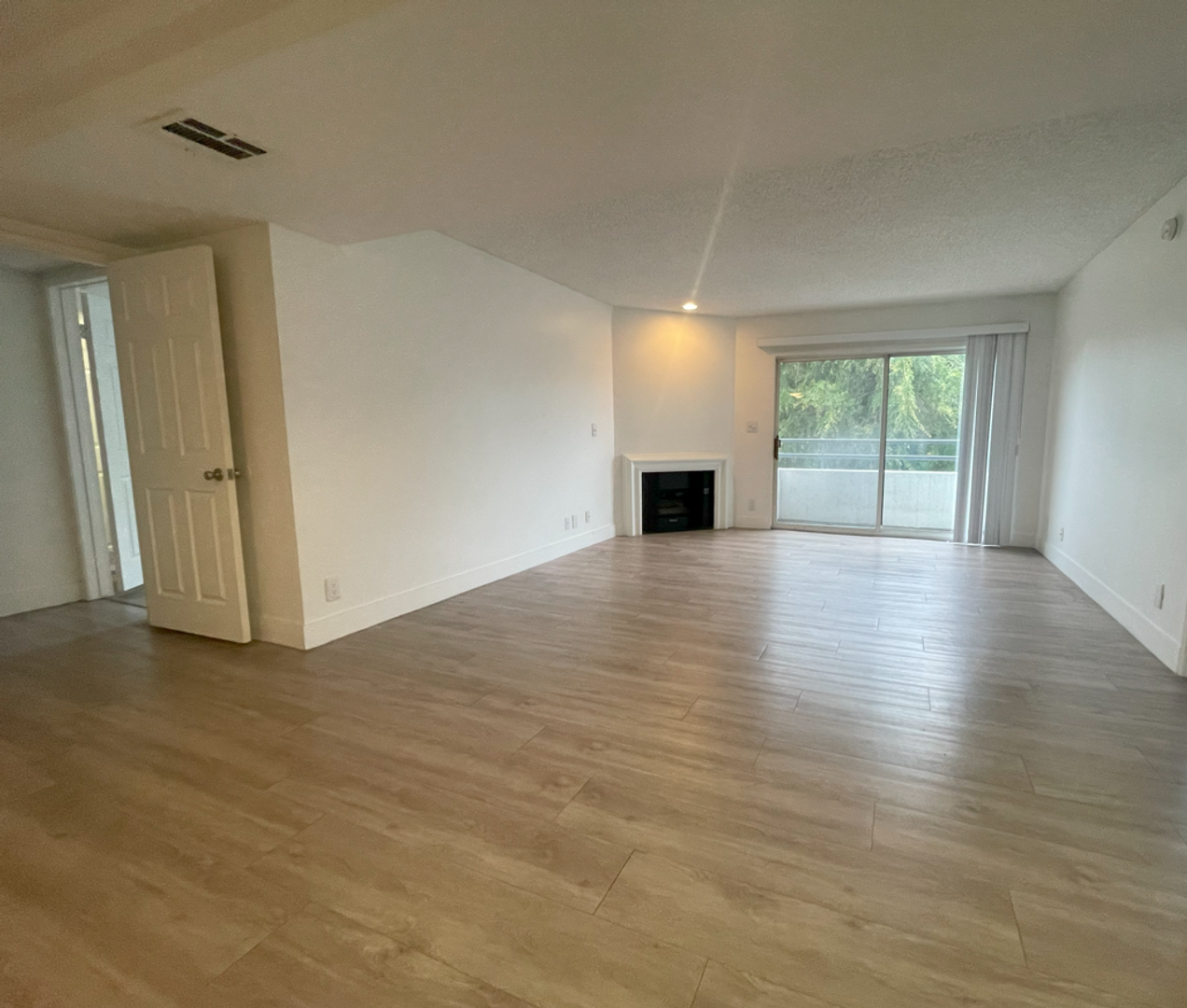Los Angeles Apartment: 3144 S. Canfield Avenue