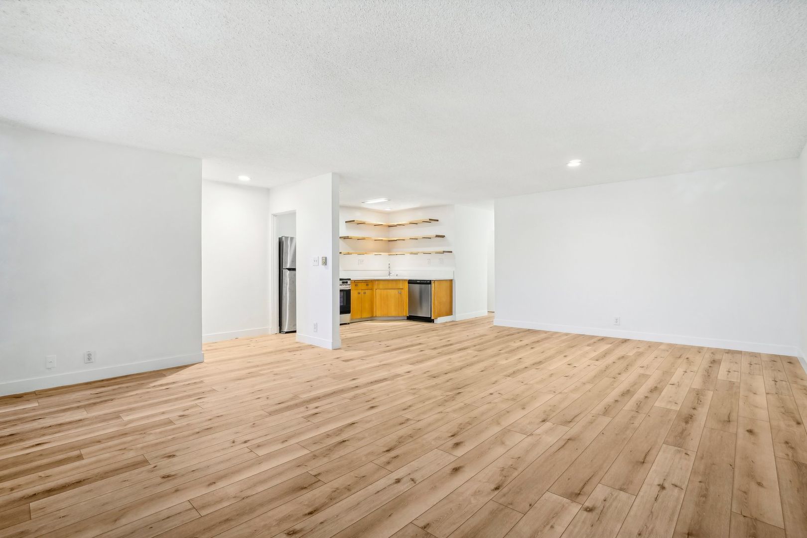 Beverly Hills Apartment: 9000 Clifton Way