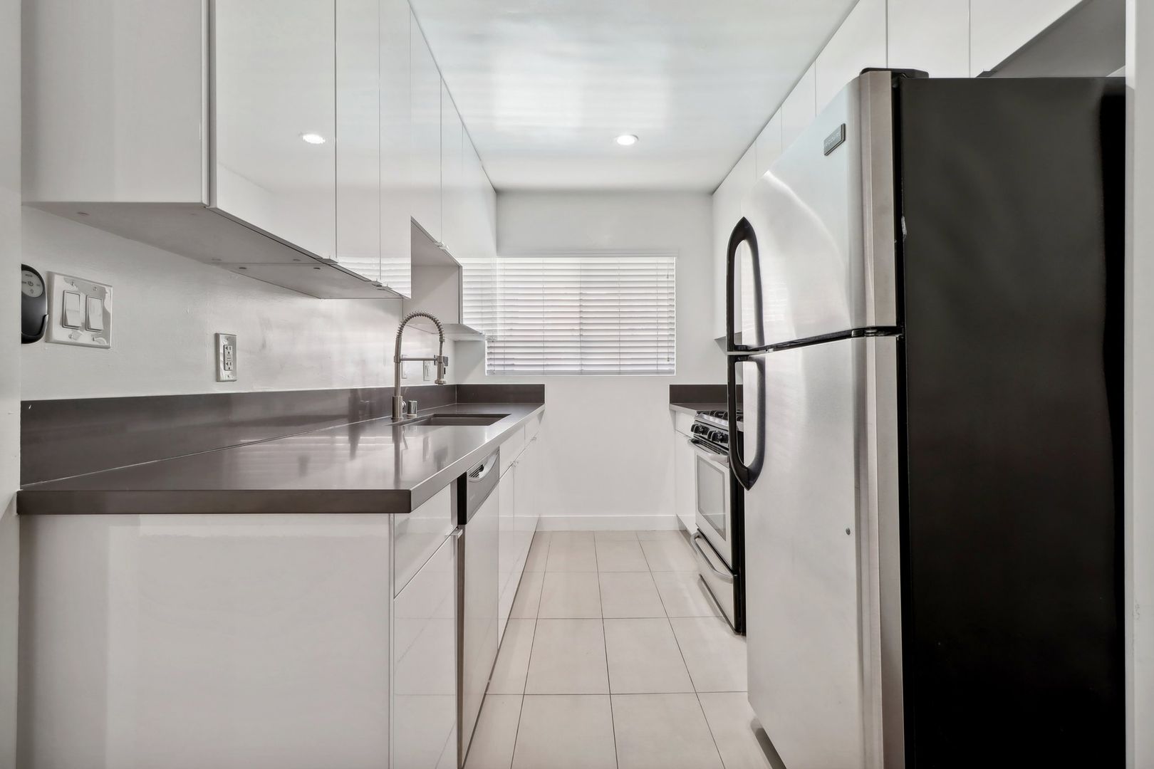 West Hollywood Apartment: 1155 Hacienda Pl.