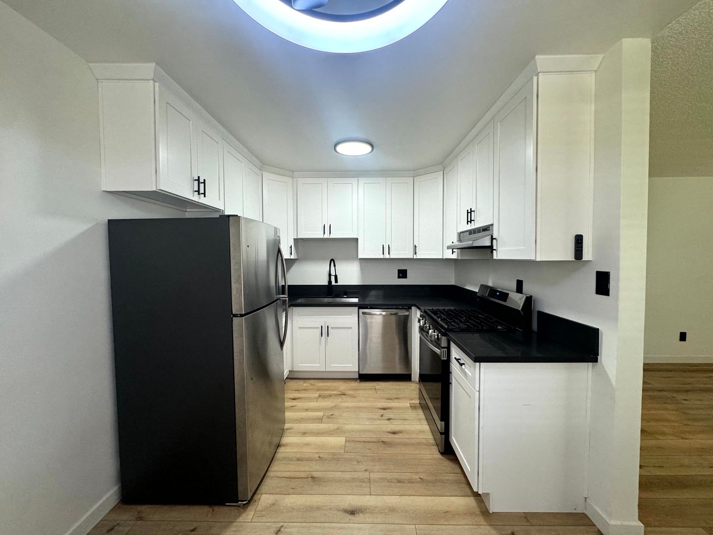 Santa Monica Apartment: 2535 Kansas Ave