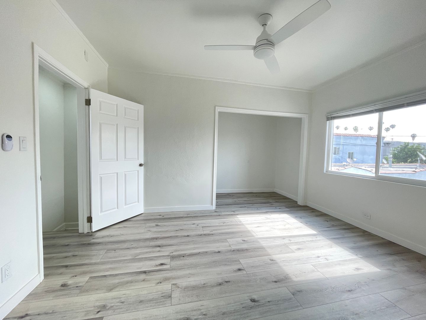 Los Angeles Apartment: 1565 S. Hobart Blvd