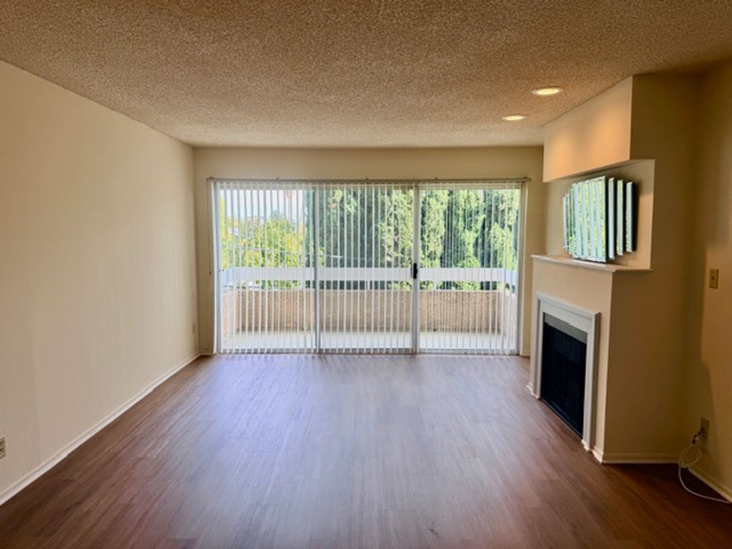 Los Angeles Apartment: 10750 Palms Blvd