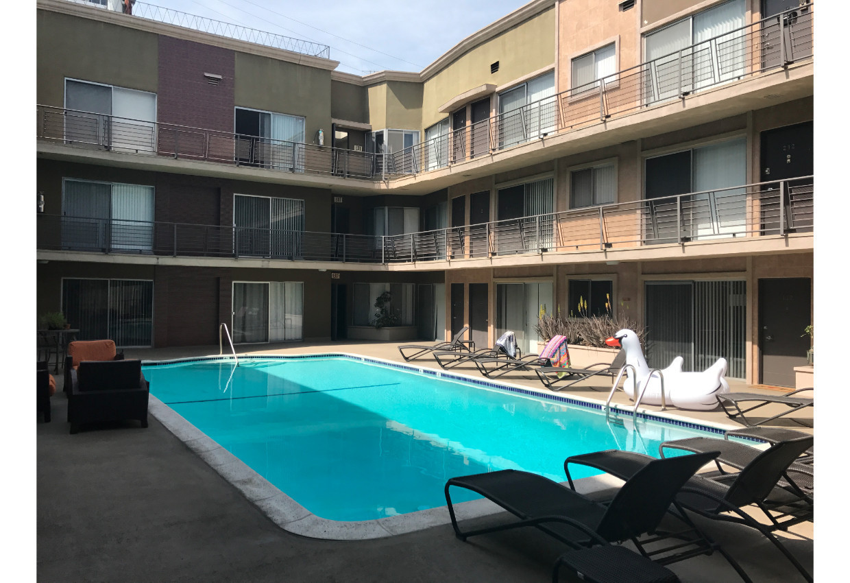 West Hollywood Apartment: 1155 Hacienda Pl.