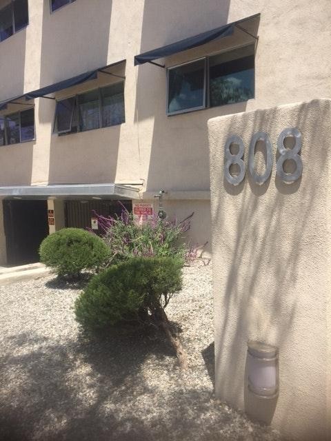 West Hollywood Apartment: 808-812 Westmount Drive