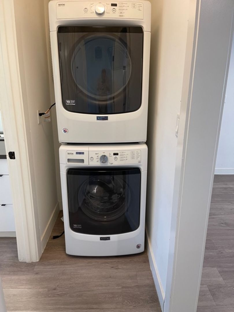 Santa Monica Apartment: 1433 11th Street