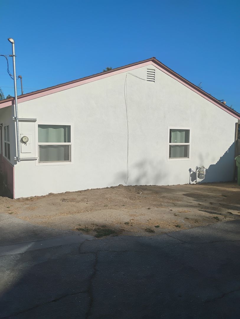 Reseda Apartment: 18924-18934 Gault Street