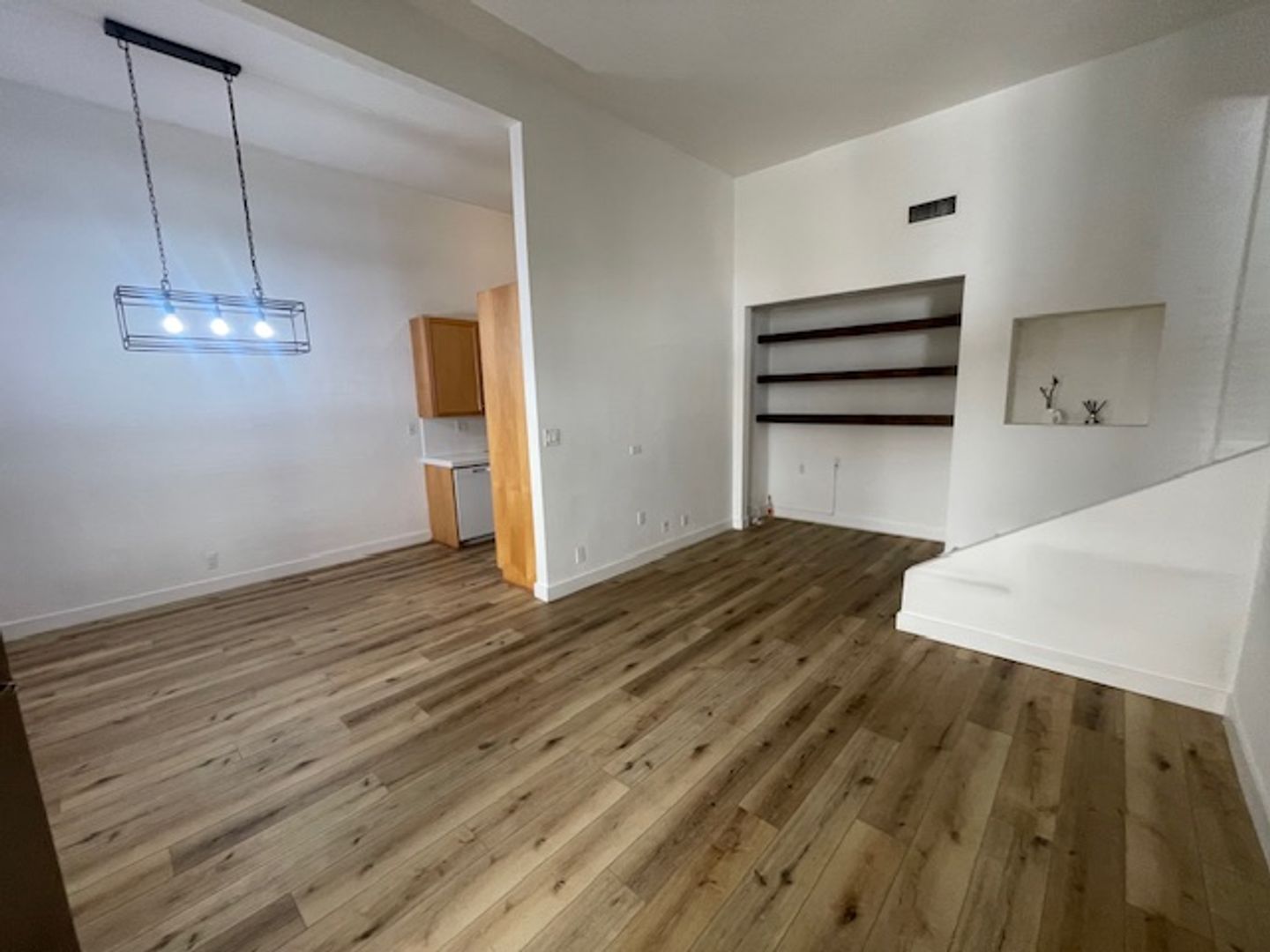 West Hollywood Apartment: 808-812 Westmount Drive