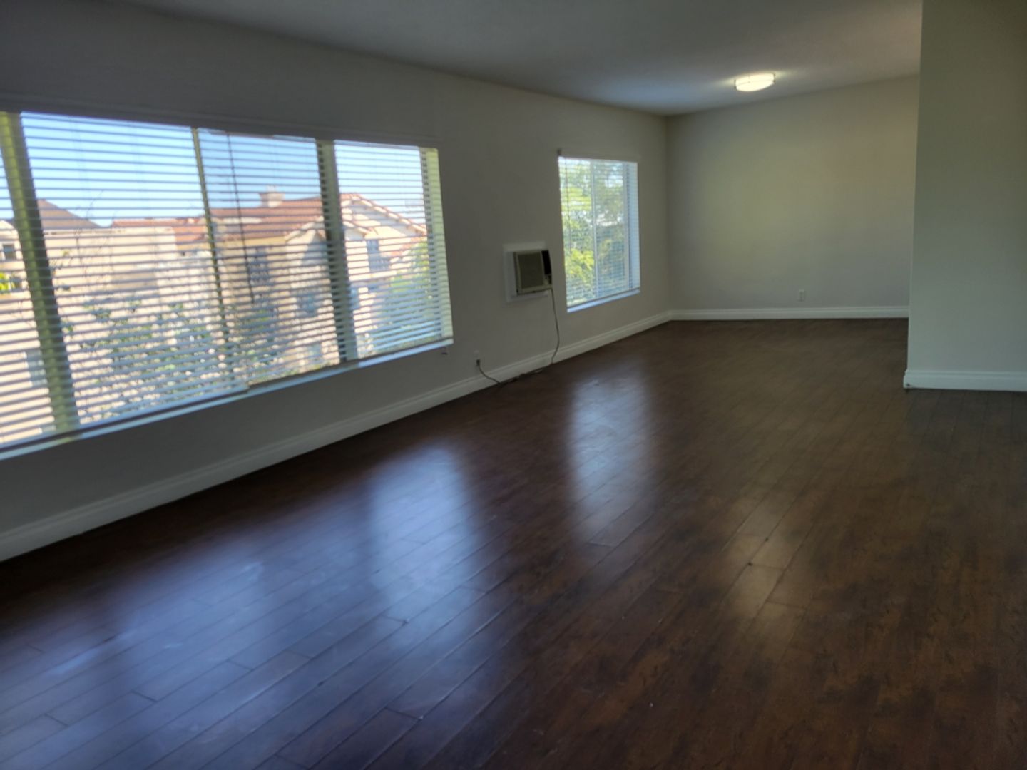 West Hollywood Apartment: 1155 Hacienda Pl.