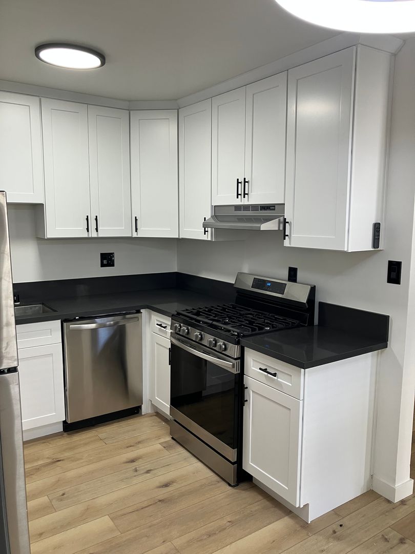 Santa Monica Apartment: 2535 Kansas Ave