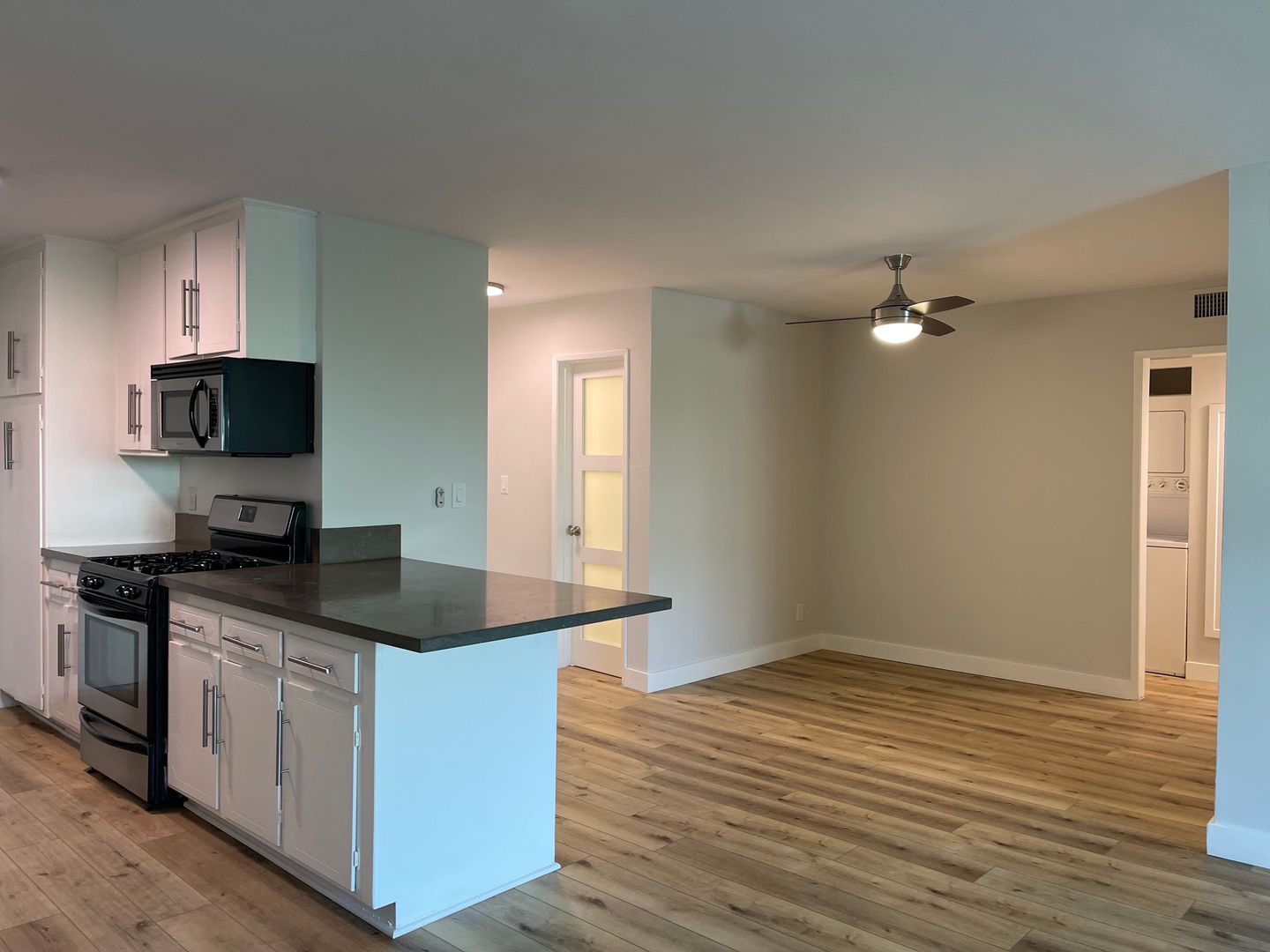 West Hollywood Apartment: 1284 Havenhurst Dr.