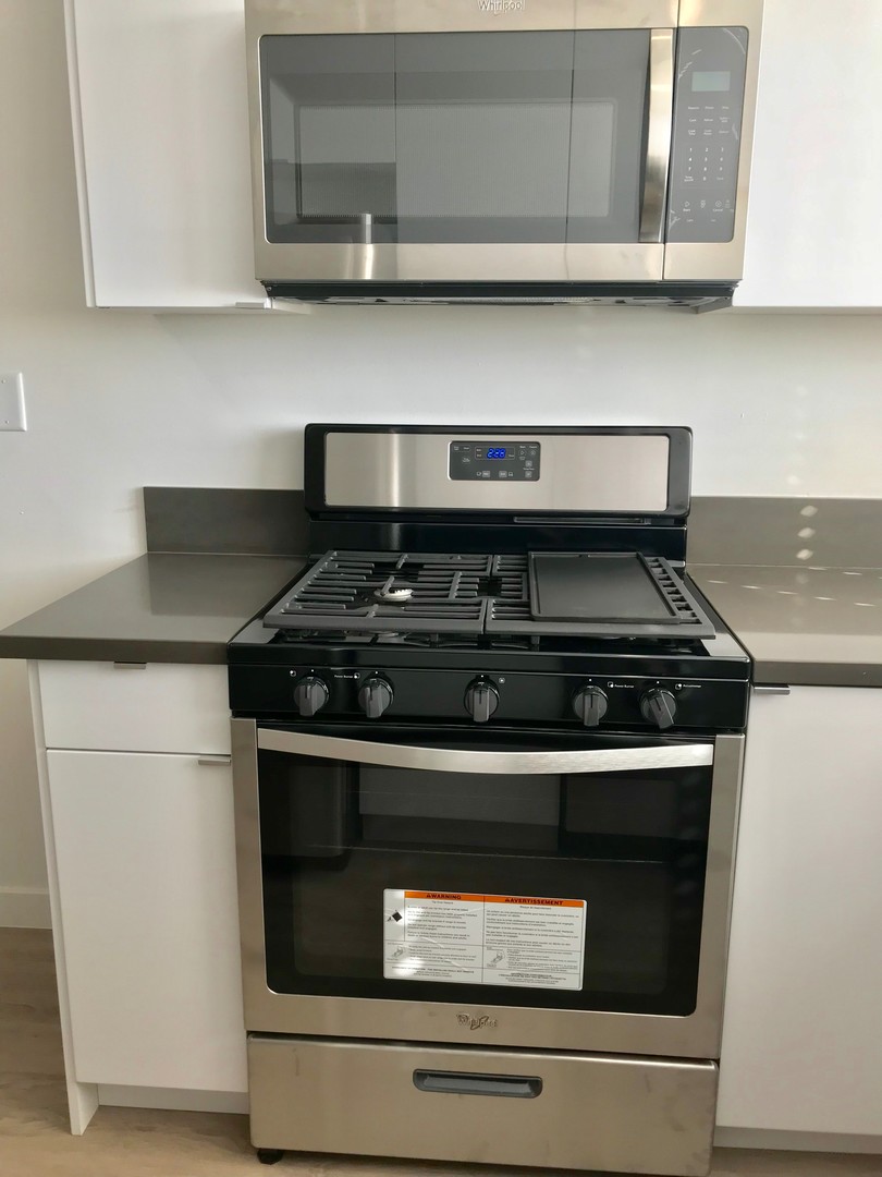 West Hollywood Apartment: 1155 Hacienda Pl.