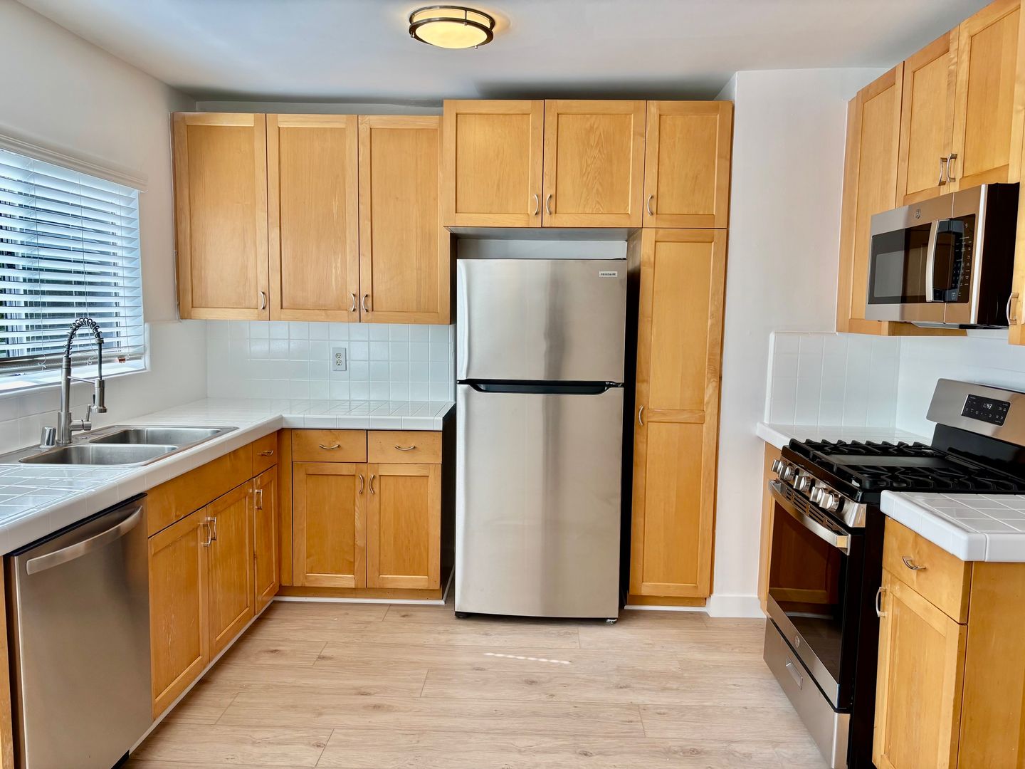 West Hollywood Apartment: 808-812 Westmount Drive