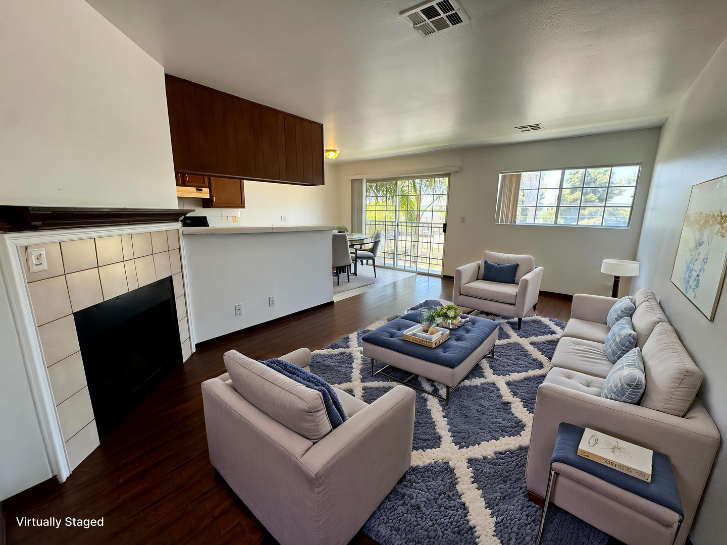 Los Angeles Apartment: 12048 Culver Blvd