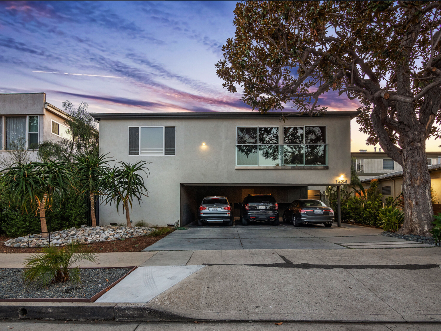 Santa Monica Apartment: 1434 10th Street