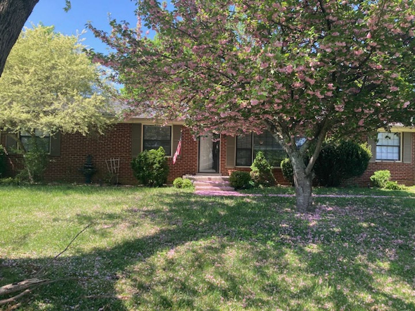 Smyrna House: 206 Eastland Dr