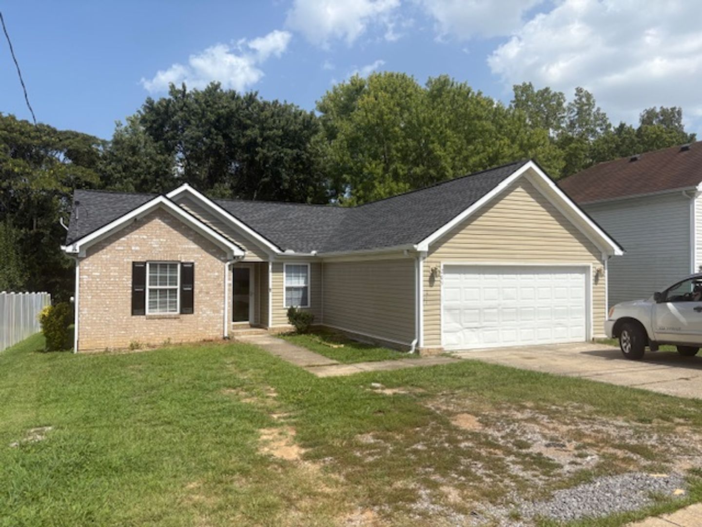 LaVergne House: 209 Bill Stewart Blvd