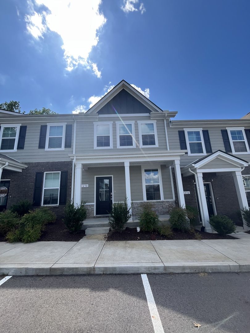 Columbia House: 1238 Mason Dale