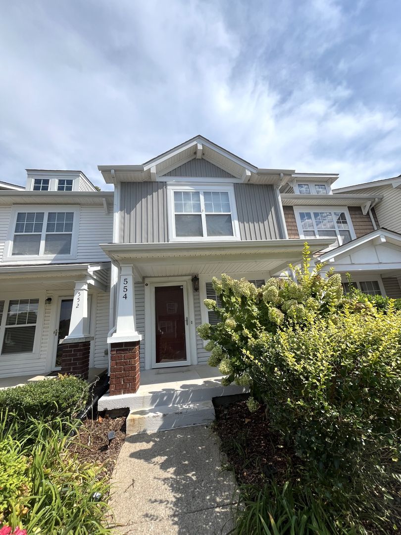 Nashville House: 554 Flintlock Ct.