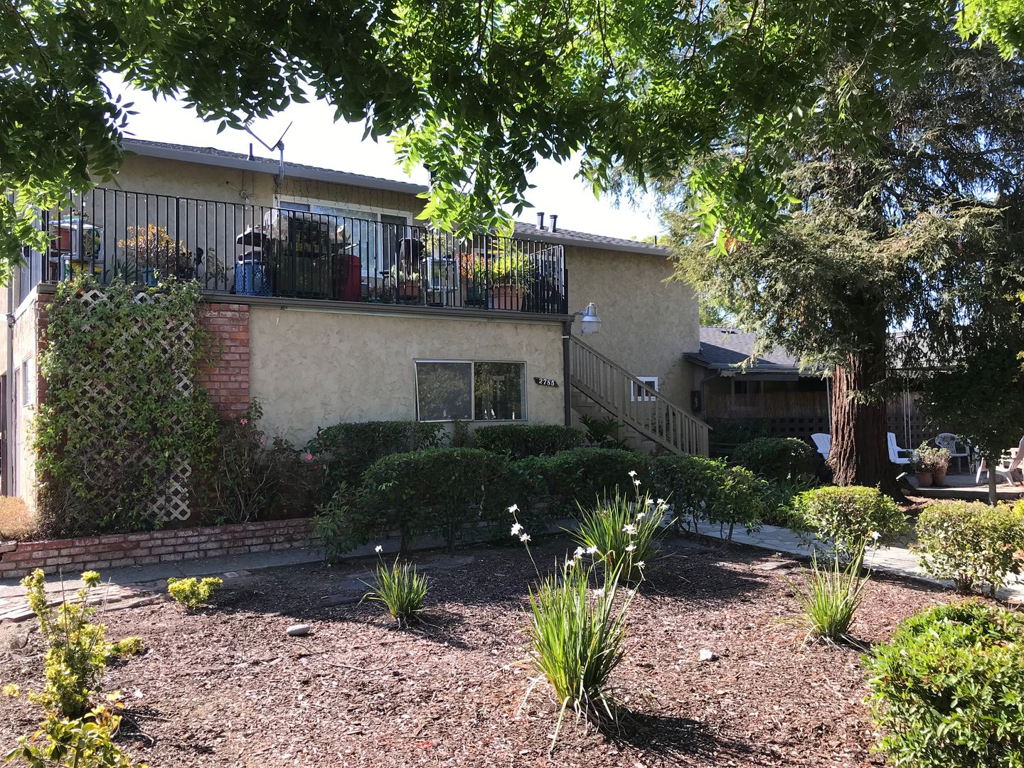 Campbell Apartment: 2275 Joseph Ave