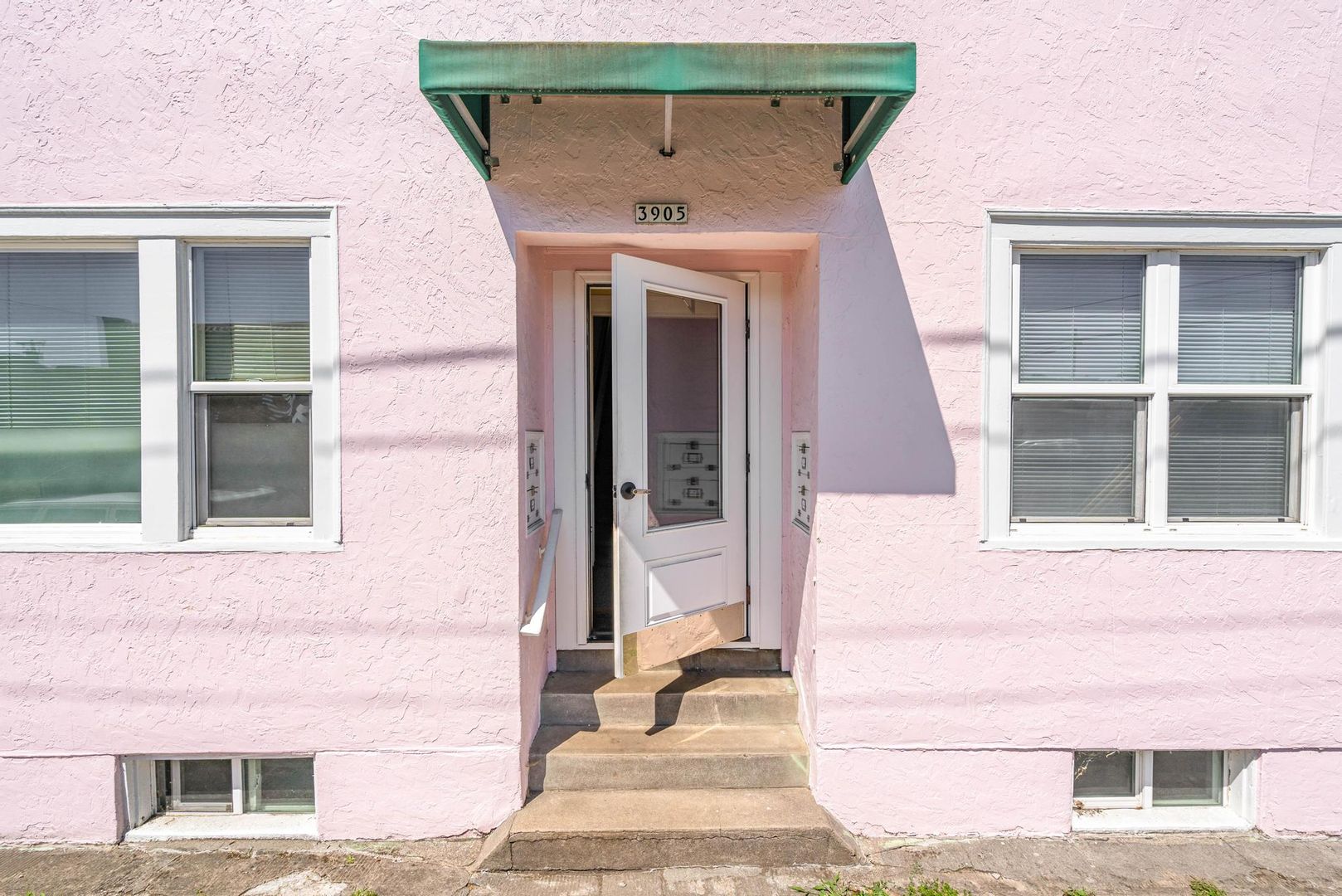 Portland Apartment: 3905 SE 54th Ave - Unit 2