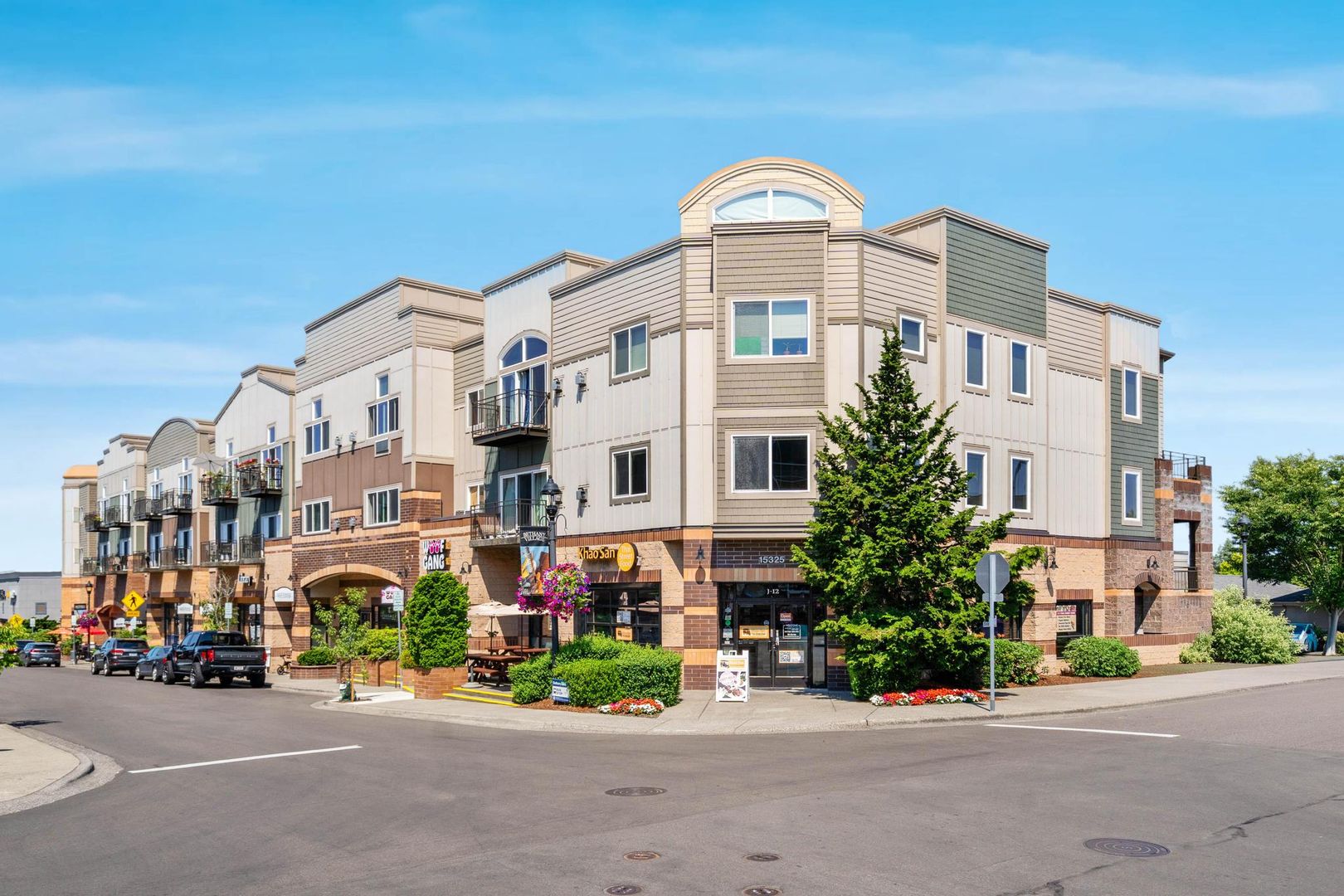 Portland House: 15325 NW Central Dr, Unit 211