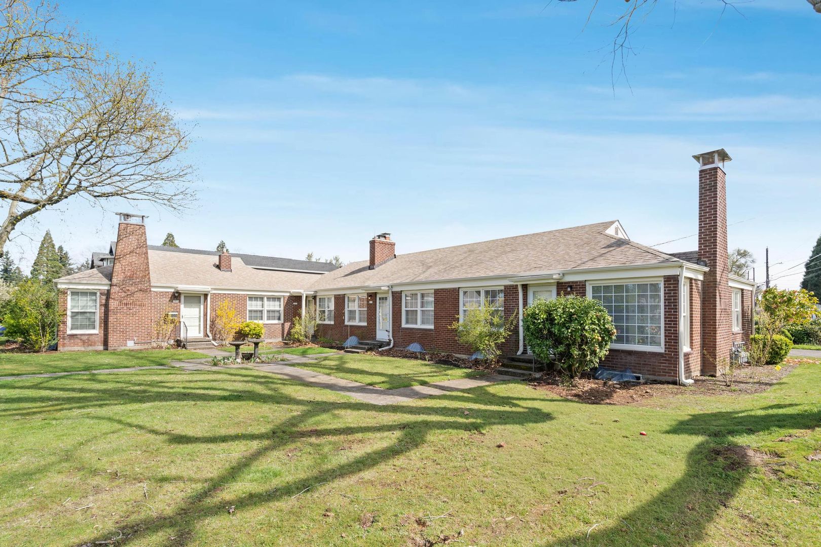 Portland Apartment: 1908-1914 NE 72nd Ave - 1912