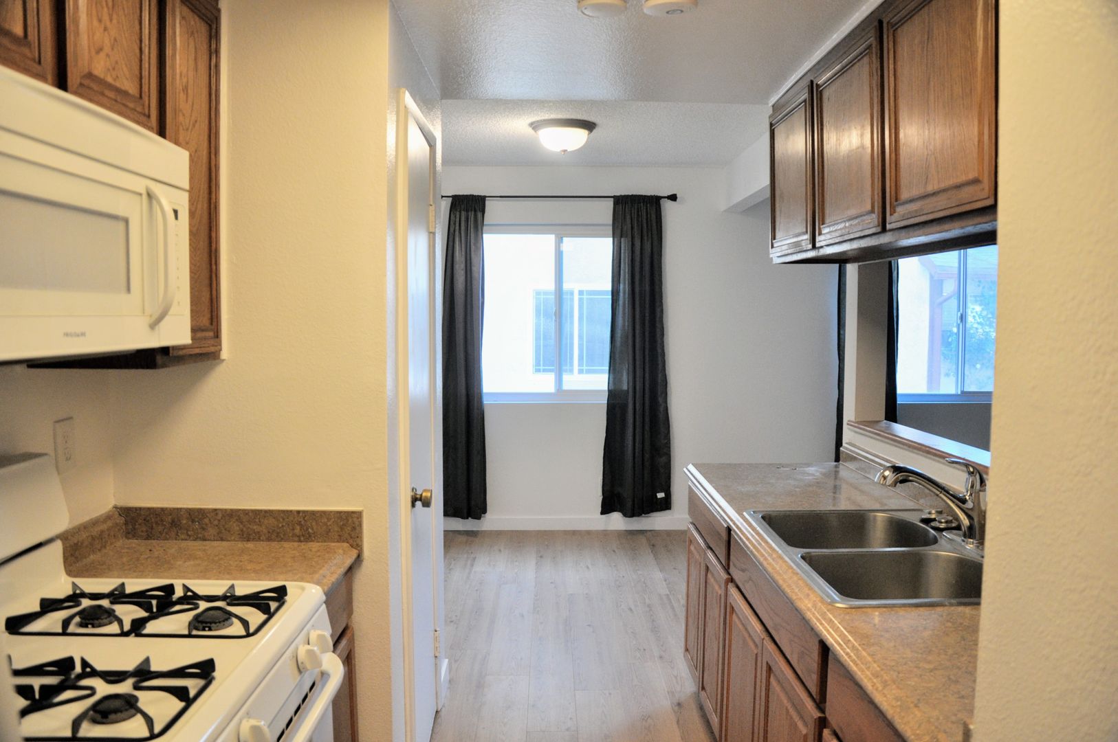 Azusa House: 1189 W Sierra Madre #3