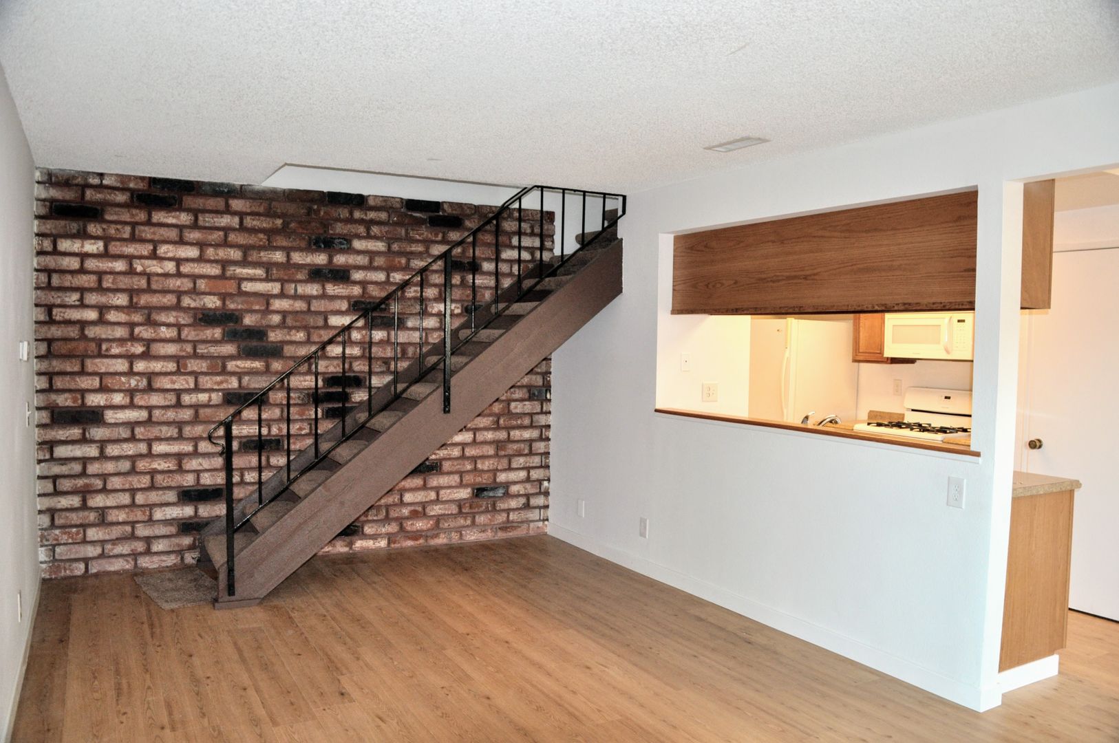 Azusa House: 1189 W Sierra Madre #3
