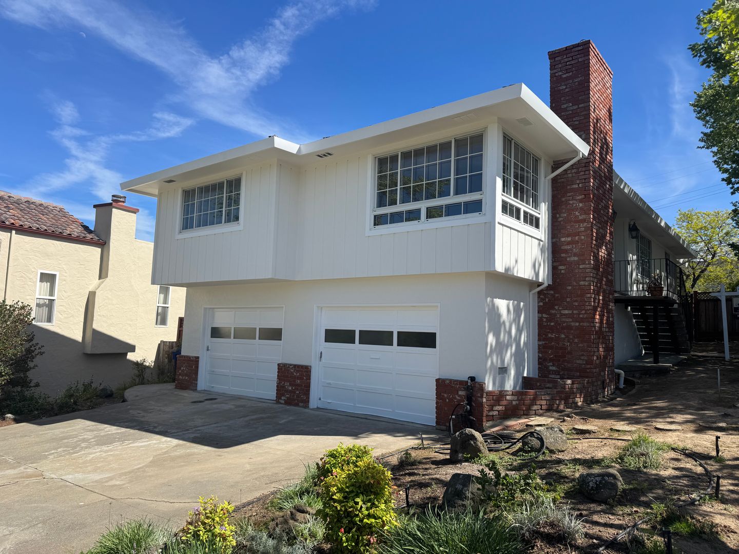 Millbrae House: 330 Poplar Ave