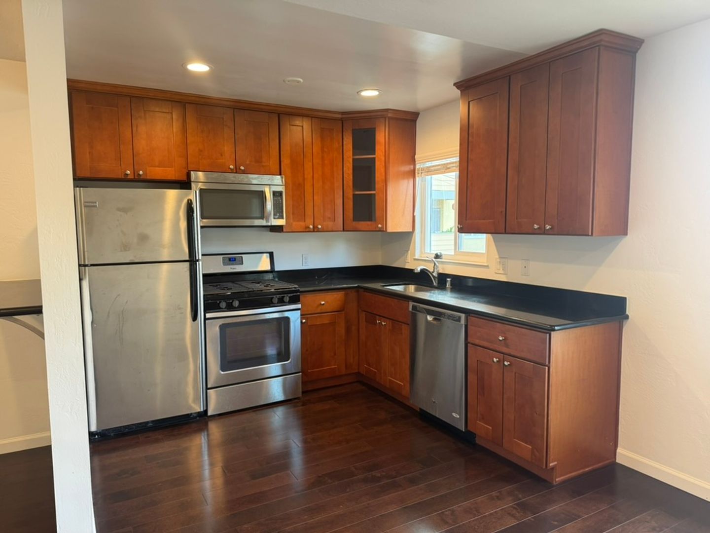 Redwood City Apartment: 140 Arch Street