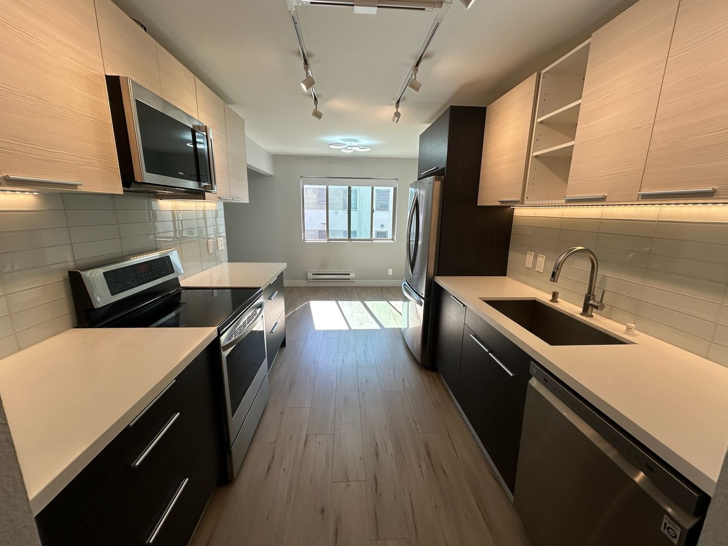San Carlos Apartment: 1240 Holly St